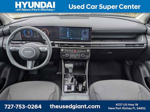 Used 2025 Hyundai Tucson SE image 15