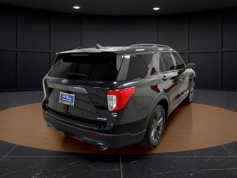 Certified 2023 Ford Explorer XLT w/ Equipment Group 202A AWD/4WD image 6