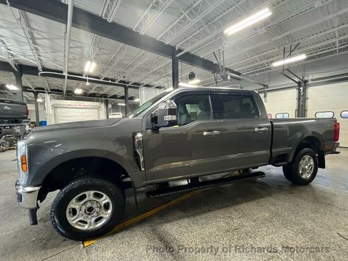 Used 2025 Ford F250 XLT w/ Snow Plow Prep Package image 12