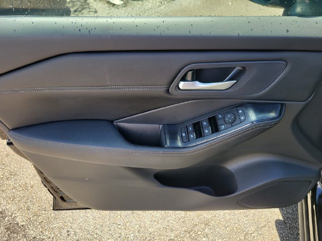 Certified 2026 Nissan Rogue Dark Armor AWD/4WD image 19