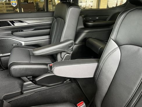 New 2024 Jeep Wagoneer Series II w/ Convenience Group I image 9