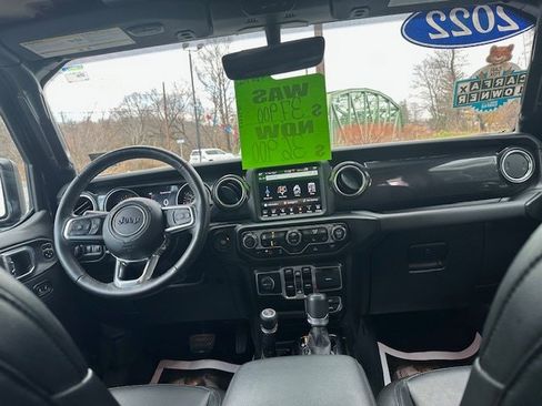 Used 2022 Jeep Wrangler Unlimited Sahara AWD/4WD image 27