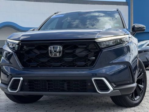 Used 2025 Honda CR-V Sport Touring image 2