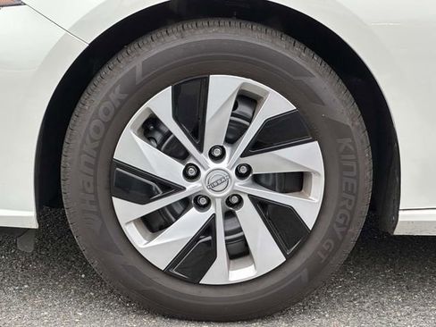 Used 2025 Nissan Altima 2.5 S image 8