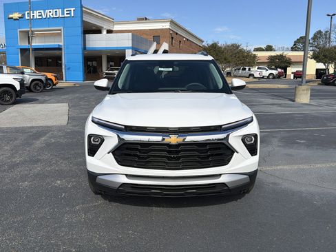 New 2026 Chevrolet TrailBlazer LT w/ Driver Confidence Package image 2