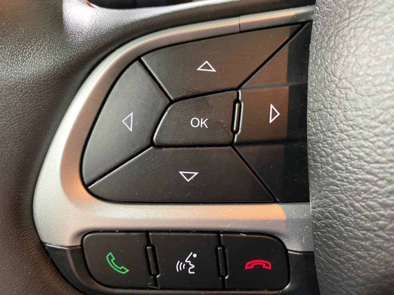 Used 2018 Jeep Compass Trailhawk w/ Cold Weather Group AWD/4WD image 22
