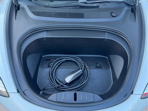 Used 2019 Tesla Model 3 Standard Range image 8