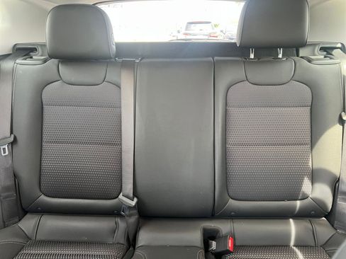 Used 2025 Chevrolet Trax LT FWD image 38