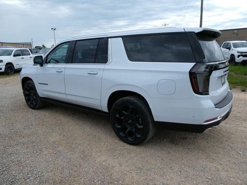 New 2026 Chevrolet Suburban High Country AWD/4WD image 6