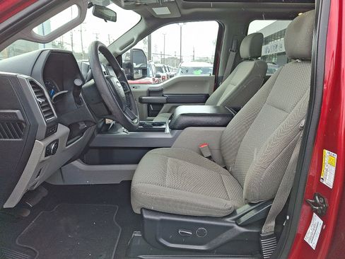 Used 2019 Ford F250 XLT w/ XLT Premium Package image 13