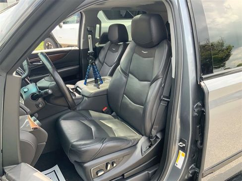 Certified 2020 Cadillac Escalade Luxury w/ Escalade Sport Edition image 21