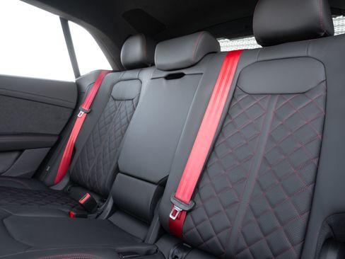 New 2026 Audi SQ8 Prestige image 34