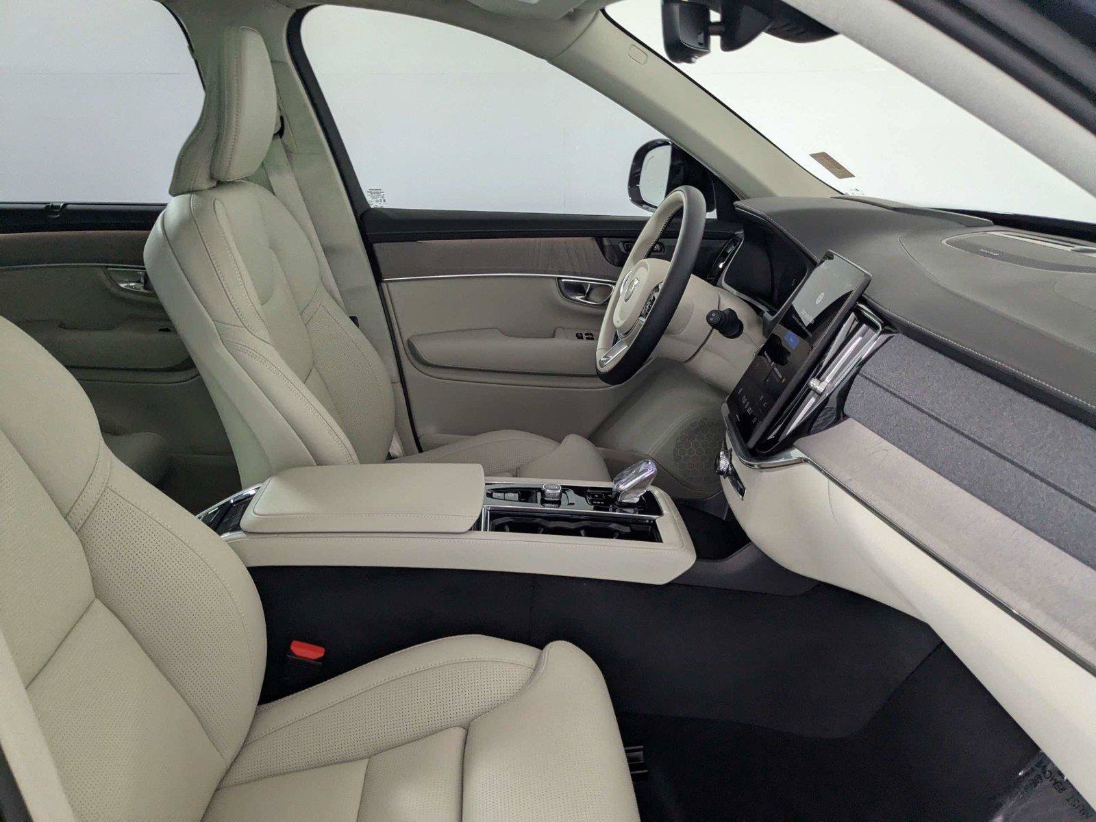 Used 2026 Volvo XC90 B6 Ultra w/ Protection Package Premier AWD/4WD image 31