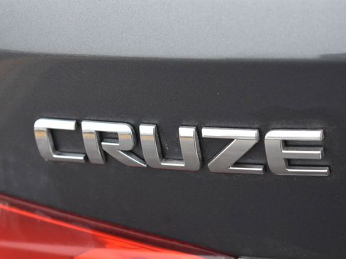 Used 2013 Chevrolet Cruze LS image 12