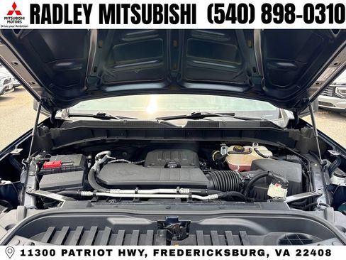 Used 2022 Chevrolet Silverado 1500 Custom w/ LPO, Dark Essentials Package AWD/4WD image 14