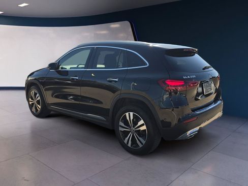 Used 2025 Mercedes-Benz GLA 250 4MATIC image 3