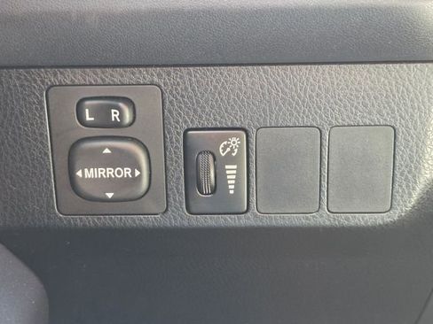 Used 2016 Toyota RAV4 LE AWD/4WD image 24