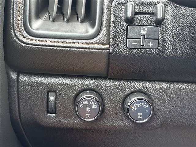 Certified 2022 GMC Canyon AT4 w/ Trailering Package AWD/4WD image 18