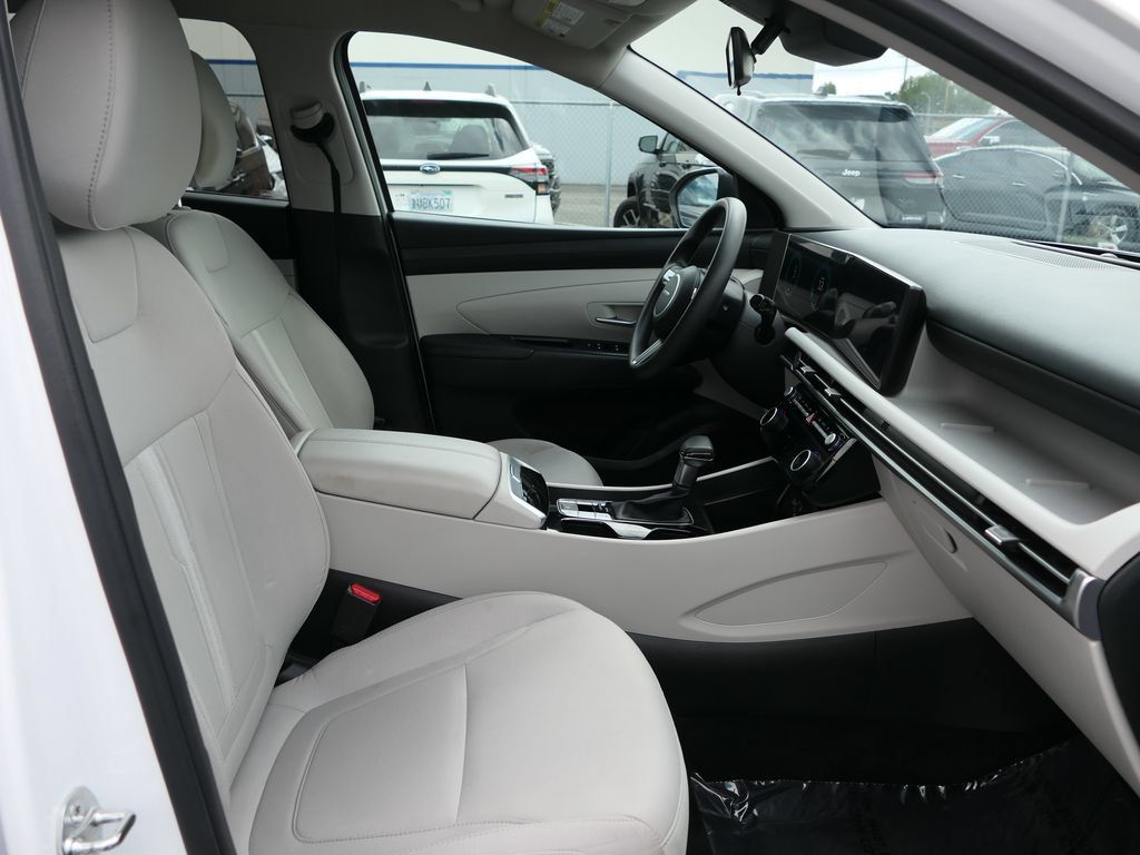 Used 2025 Hyundai Tucson SEL FWD image 24