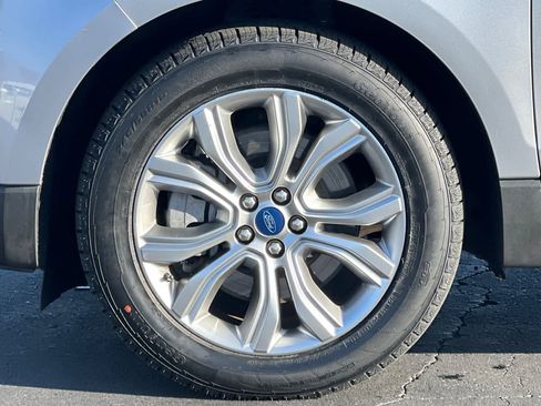 Used 2022 Ford Edge Titanium image 27