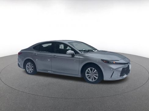Used 2025 Toyota Camry LE image 2
