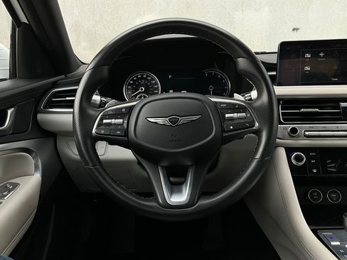 Used 2025 Genesis G70 2.5T image 35