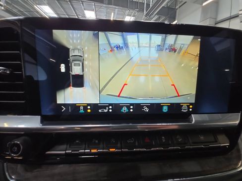 Certified 2023 Chevrolet Silverado 1500 LTZ AWD/4WD image 16