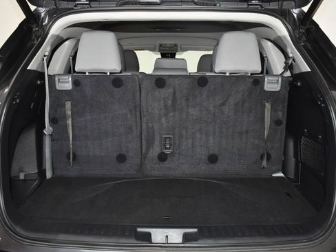 Used 2022 Toyota Highlander LE image 29