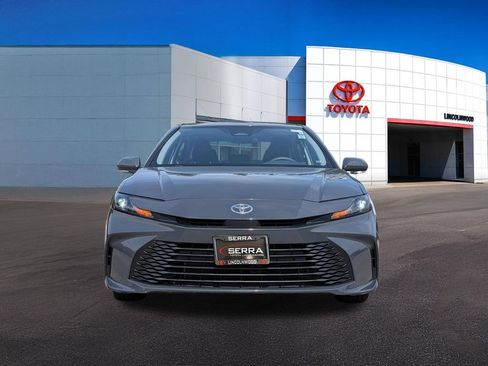 Used 2025 Toyota Camry LE FWD image 4