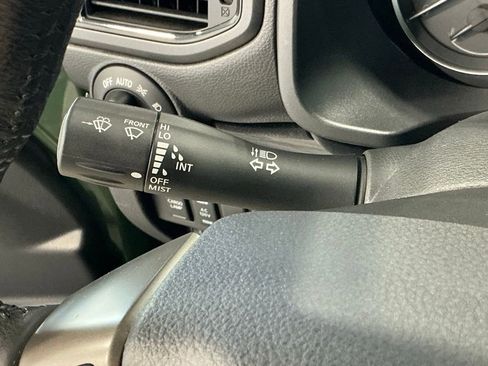 Used 2024 Nissan Titan SV w/ SV Bronze Edition Package image 34