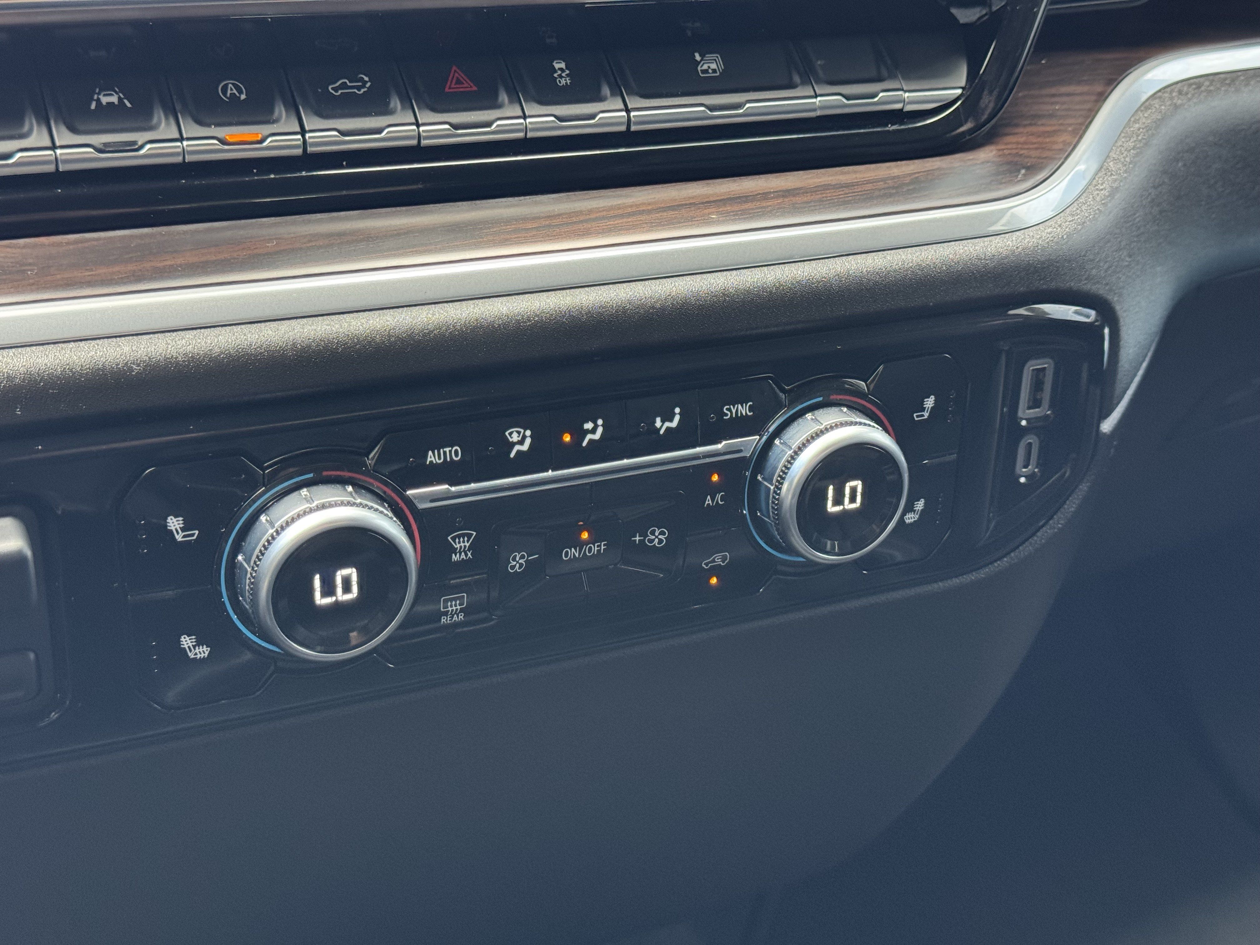 Certified 2025 GMC Sierra 1500 SLT AWD/4WD image 28