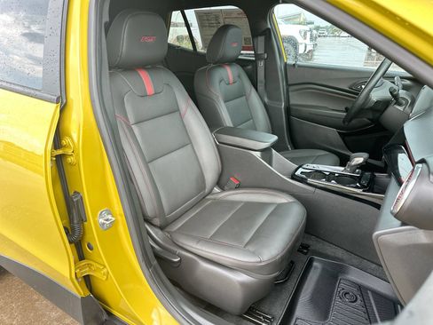 Used 2025 Chevrolet Trax RS w/ Driver Confidence Package FWD image 23