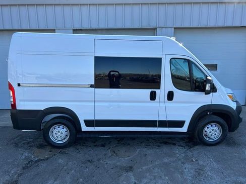 Used 2023 RAM ProMaster 3500 w/ Crew Van Package FWD image 6