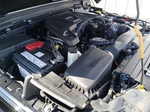 Used 2018 Jeep Wrangler Unlimited Rubicon image 58