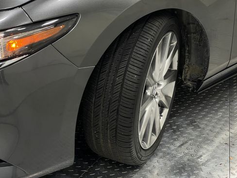 Used 2020 MAZDA MAZDA3 Premium image 34