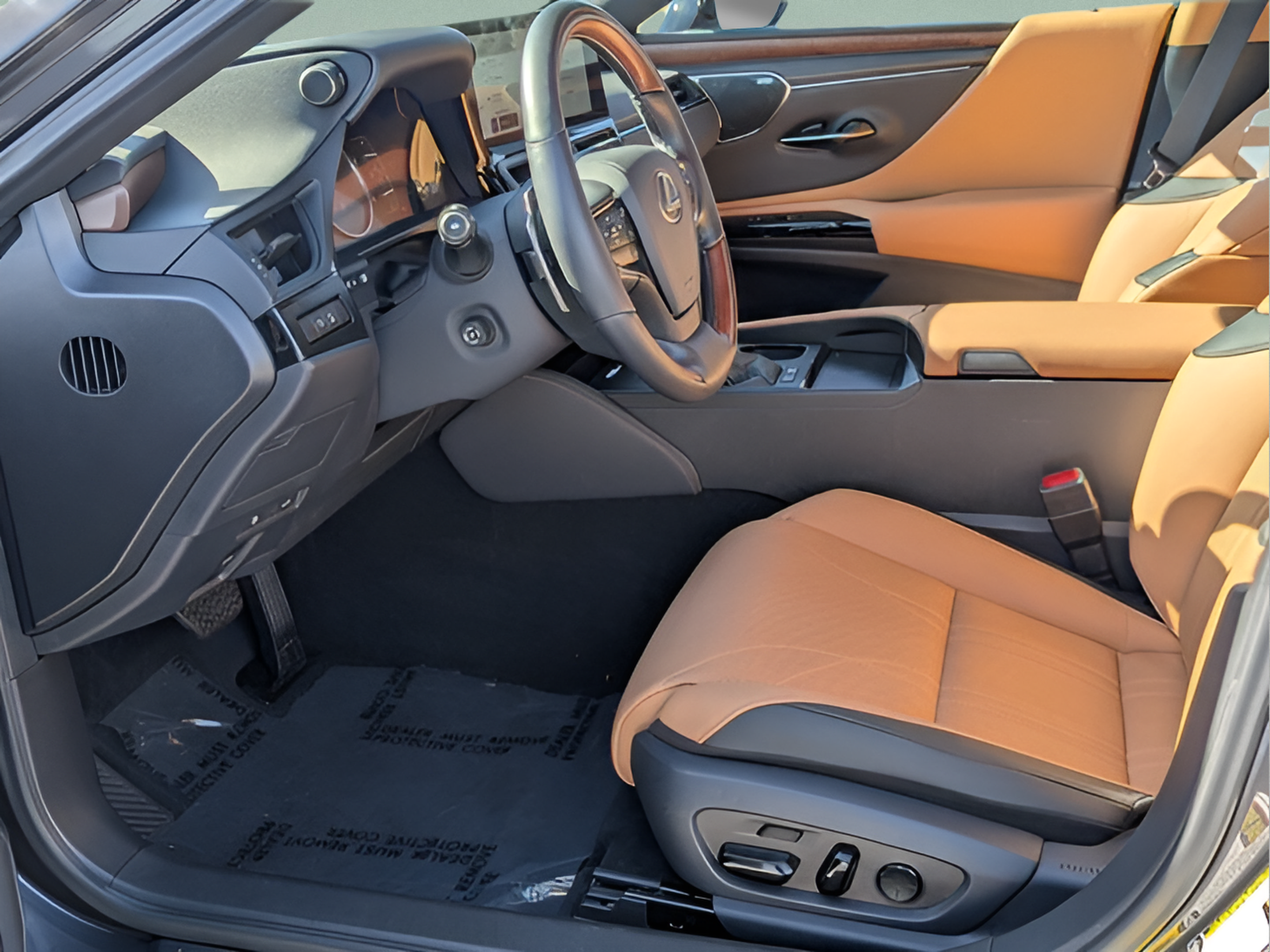 Certified 2025 Lexus ES 300h Ultra Luxury w/ Accessory Package (Z2) FWD image 10