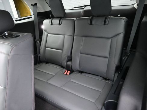 New 2026 Ford Explorer Active w/ Active Comfort Package image 32