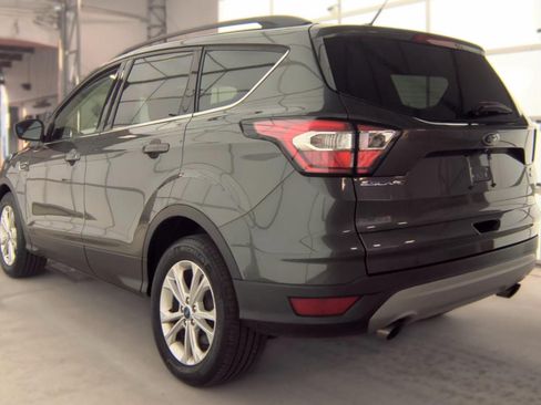 Used 2018 Ford Escape SE w/ Ford Safe & Smart Package AWD/4WD image 5