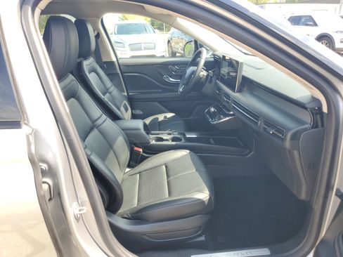 Used 2024 Lincoln Corsair AWD w/ Equipment Group 101A image 9
