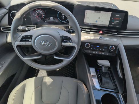 Used 2023 Hyundai Elantra SEL w/ Convenience Package image 28