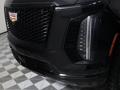 Used 2026 Cadillac Escalade Platinum Sport w/ LPO, Floor Liner Package image 51