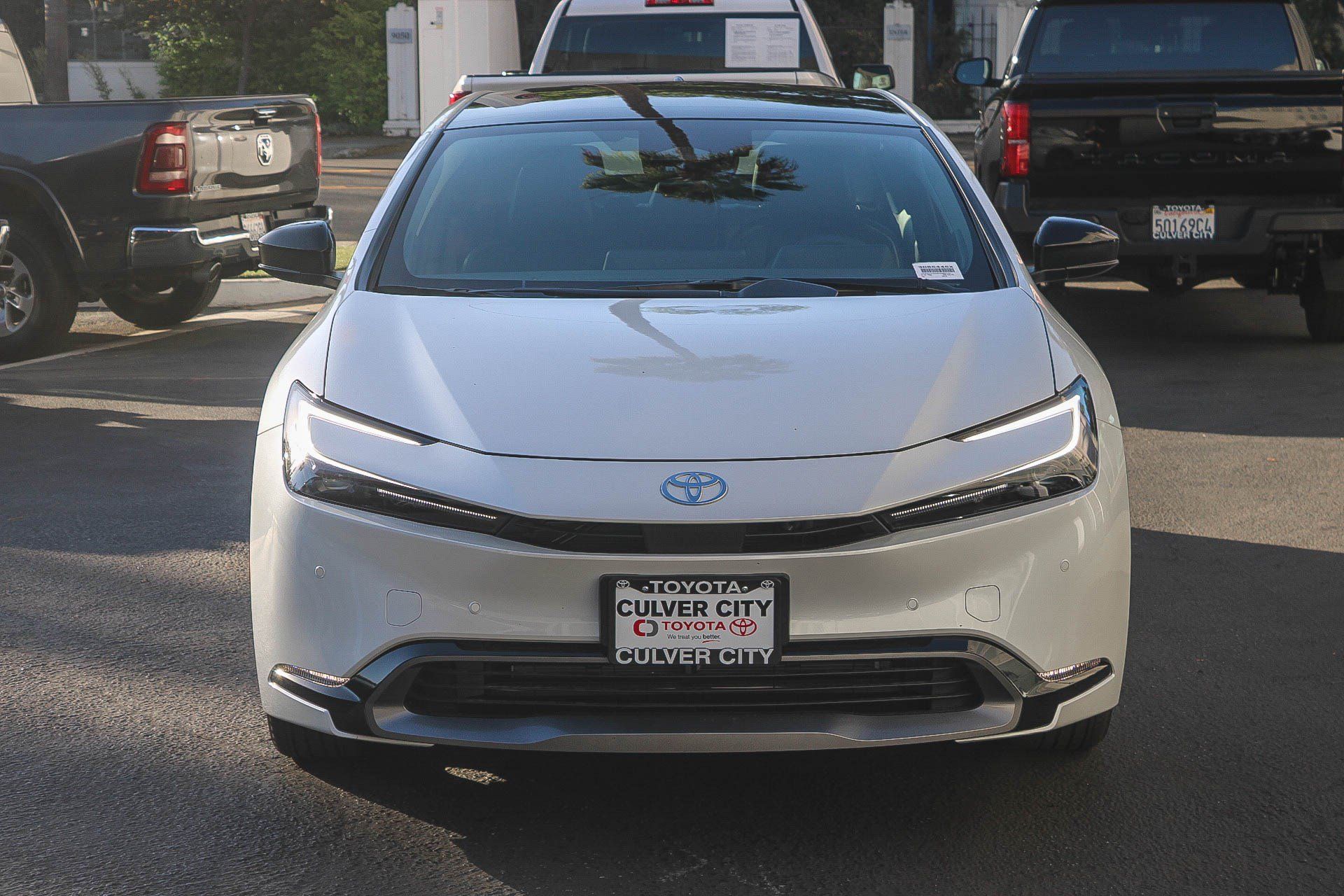 New 2027 Toyota Prius Limited FWD image 2