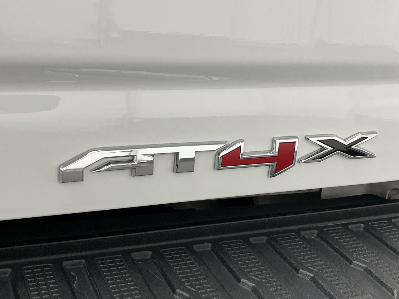 Used 2024 GMC Sierra 2500 AT4X AWD/4WD image 39