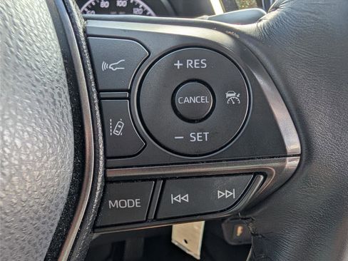 Used 2021 Toyota Camry SE FWD image 23