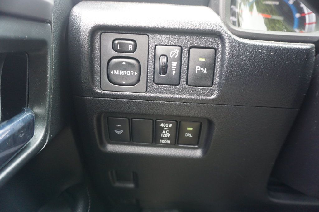 Used 2018 Toyota 4Runner Limited AWD/4WD image 4