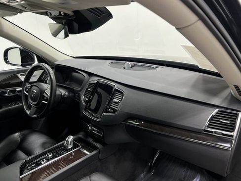 Used 2018 Volvo XC90 T8 Momentum w/ Convenience Package image 21