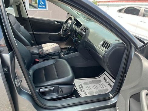 Used 2014 Volkswagen Jetta SE FWD image 24