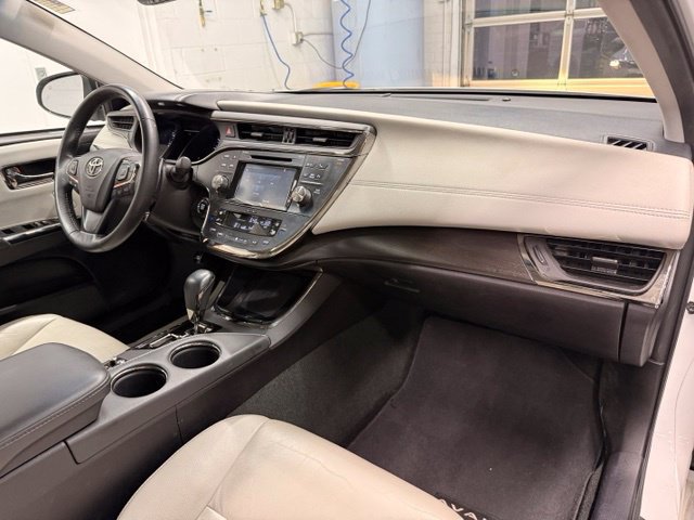 Used 2017 Toyota Avalon XLE Premium w/ Carpet Mat Package FWD image 18