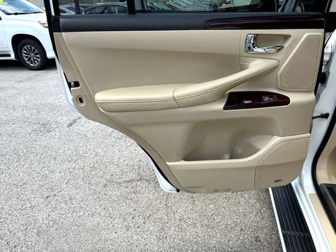 Used 2015 Lexus LX 570 4WD image 21