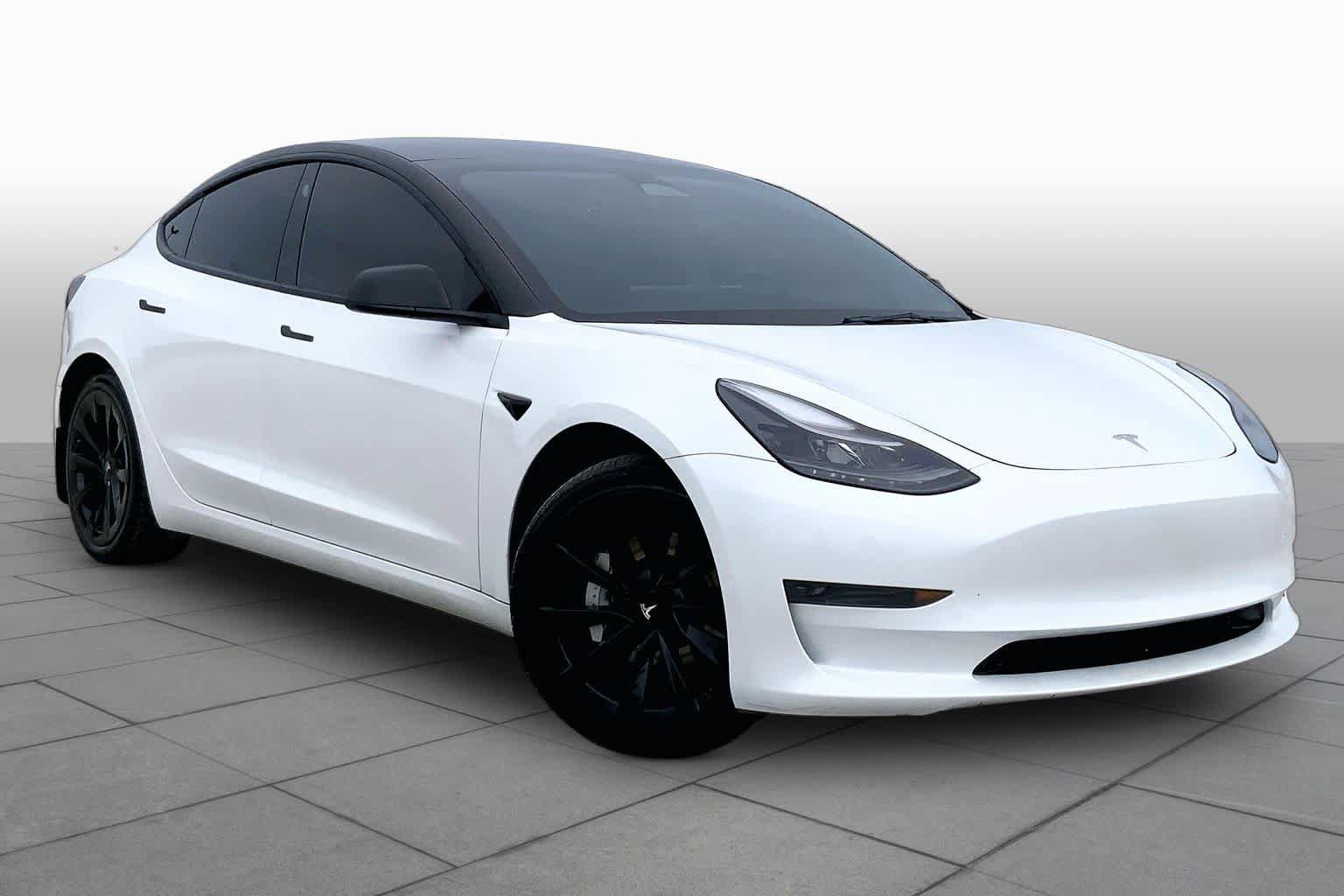Used 2023 Tesla Model 3 Standard Range RWD image 2